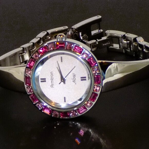 New with Tag Armitron Now Ladies Stainless Bracelet Watch Crystal Bezel 75/5130 - Picture 2 of 10